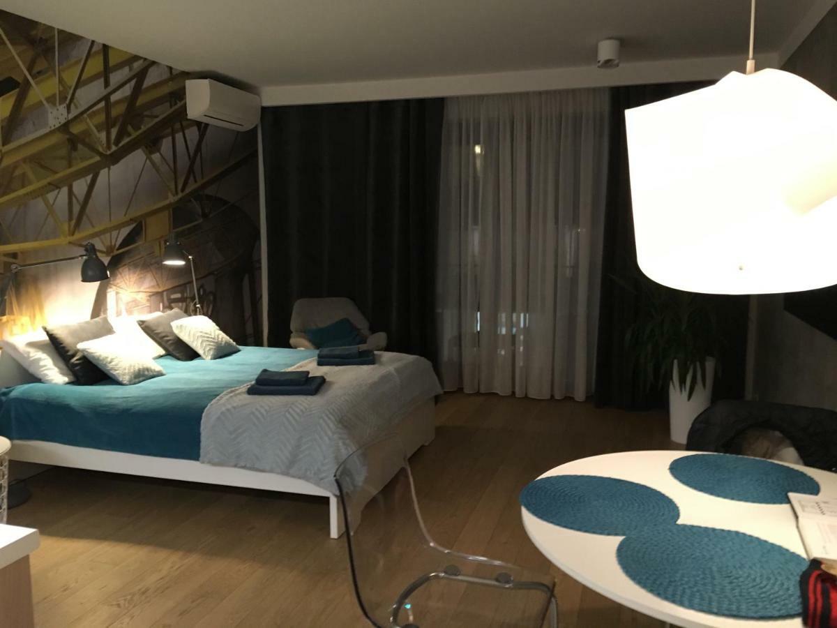 Apartment In The Gantry Hall - W19 Krakkó Kültér fotó